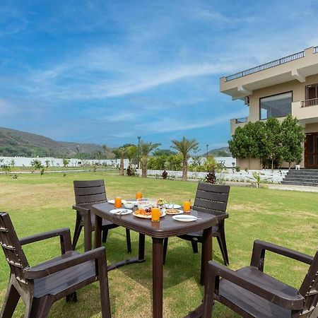 Brookvale Manor By Stayvista - Private Pool Haven With Endless Views & Indoor Fun Sohna Eksteriør bilde