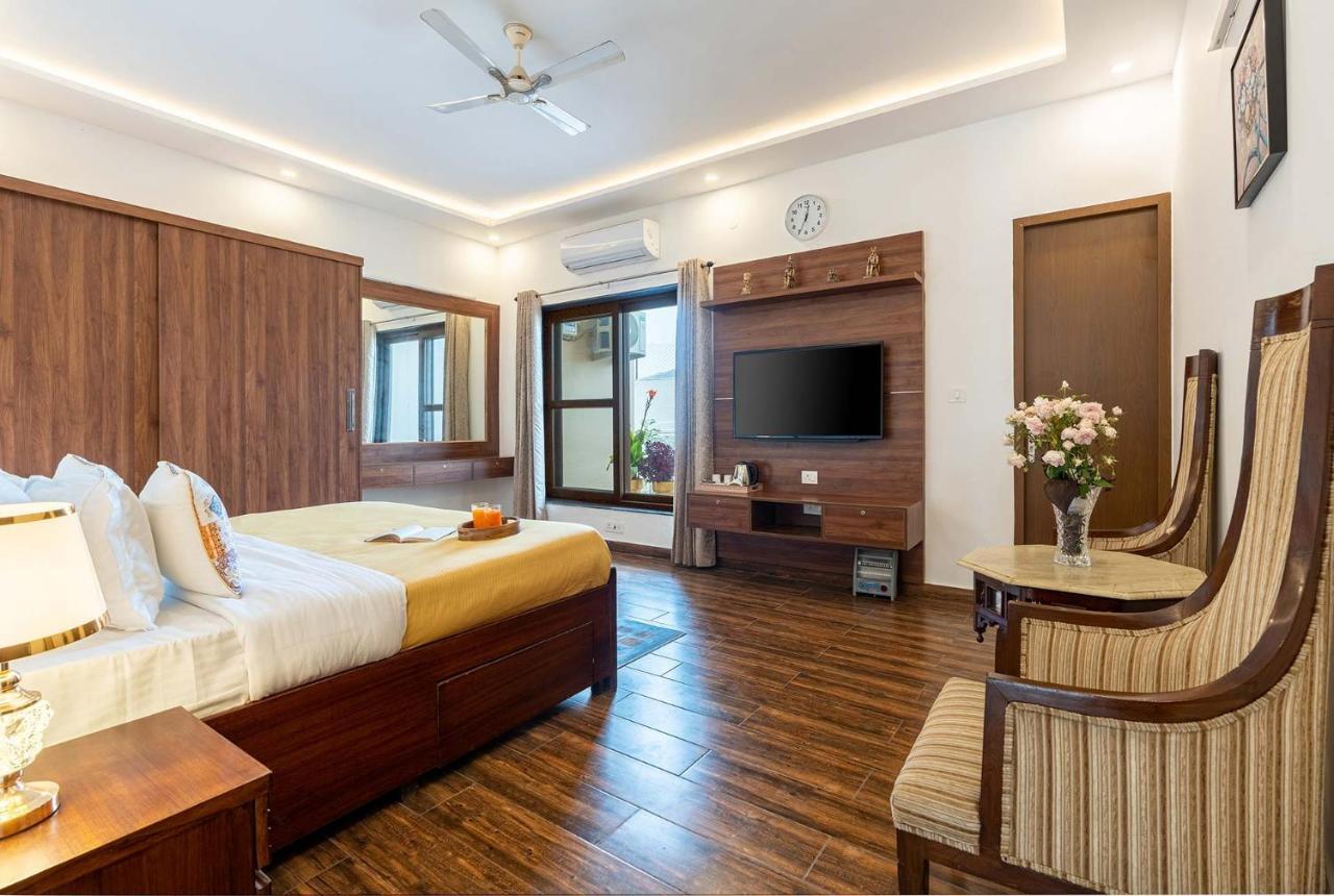 Brookvale Manor By Stayvista - Private Pool Haven With Endless Views & Indoor Fun Sohna Eksteriør bilde