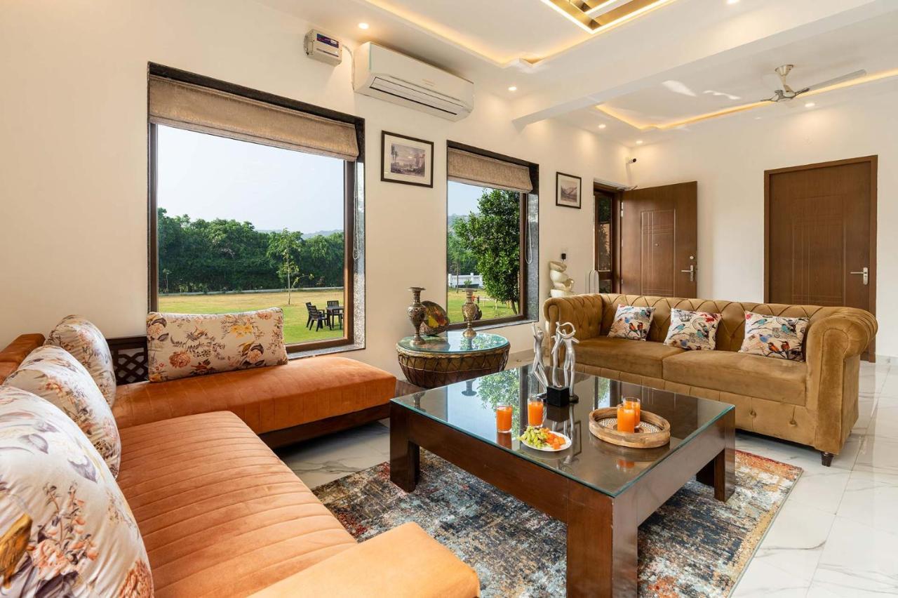 Brookvale Manor By Stayvista - Private Pool Haven With Endless Views & Indoor Fun Sohna Eksteriør bilde