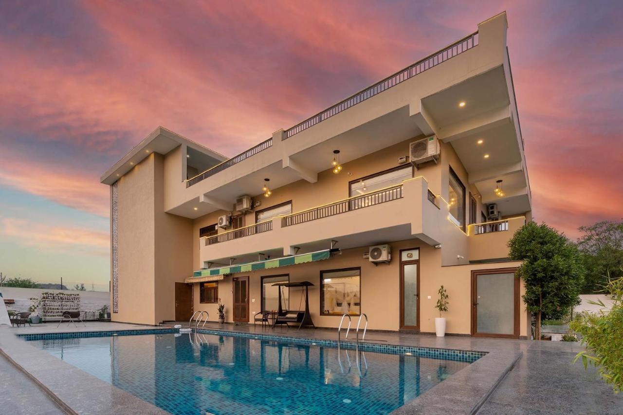 Brookvale Manor By Stayvista - Private Pool Haven With Endless Views & Indoor Fun Sohna Eksteriør bilde