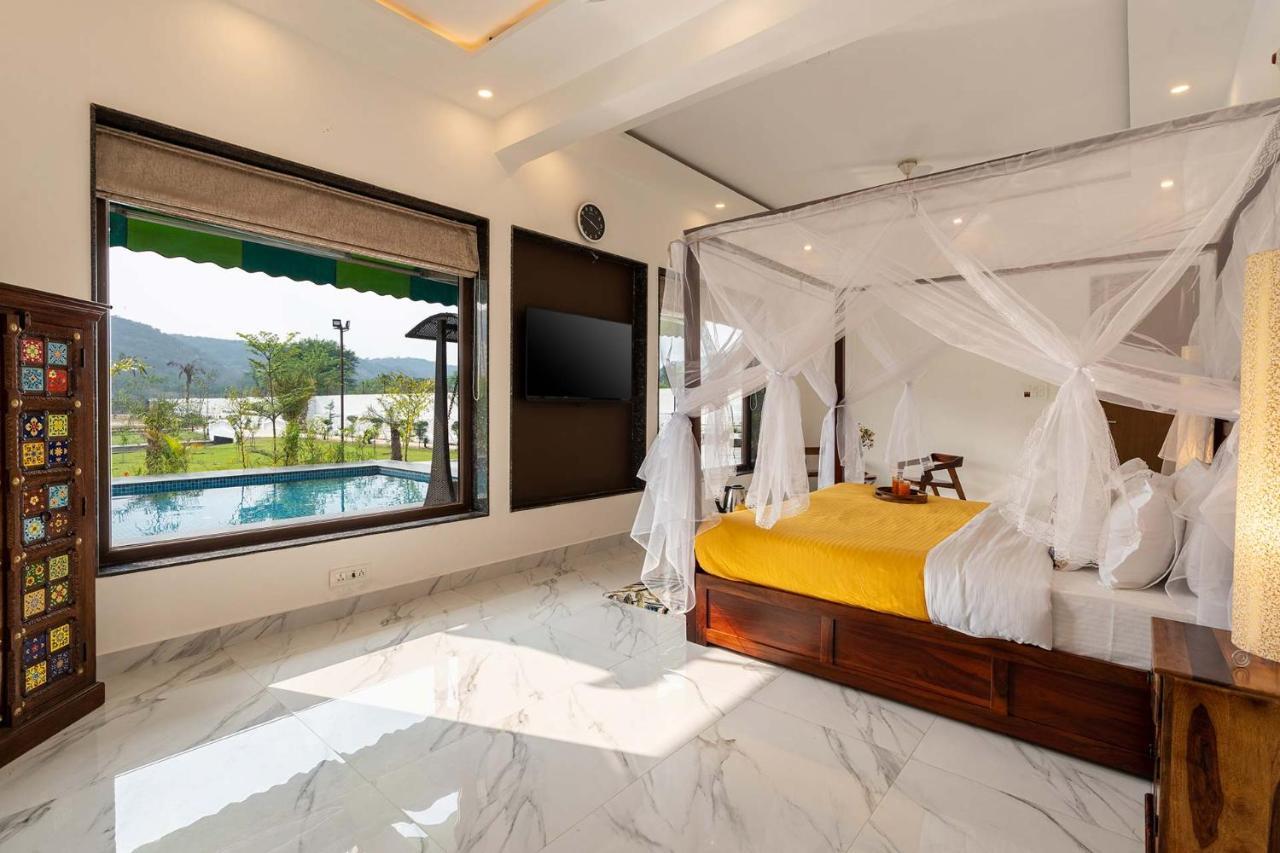 Brookvale Manor By Stayvista - Private Pool Haven With Endless Views & Indoor Fun Sohna Eksteriør bilde