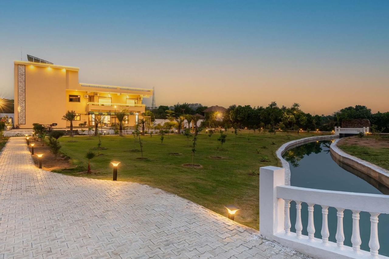 Brookvale Manor By Stayvista - Private Pool Haven With Endless Views & Indoor Fun Sohna Eksteriør bilde