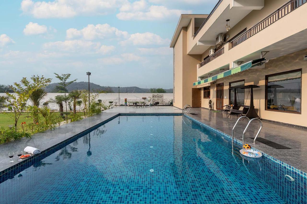 Brookvale Manor By Stayvista - Private Pool Haven With Endless Views & Indoor Fun Sohna Eksteriør bilde