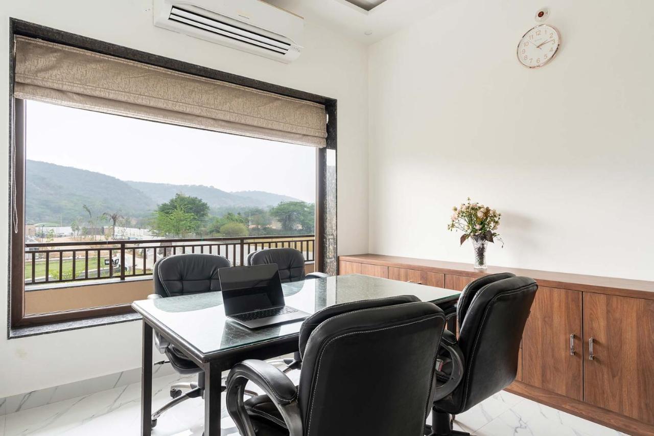 Brookvale Manor By Stayvista - Private Pool Haven With Endless Views & Indoor Fun Sohna Eksteriør bilde