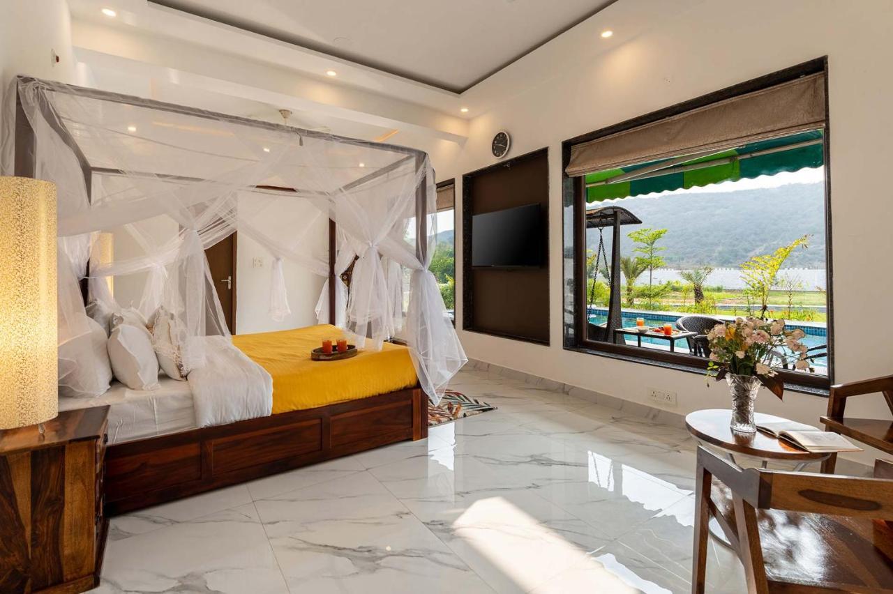 Brookvale Manor By Stayvista - Private Pool Haven With Endless Views & Indoor Fun Sohna Eksteriør bilde